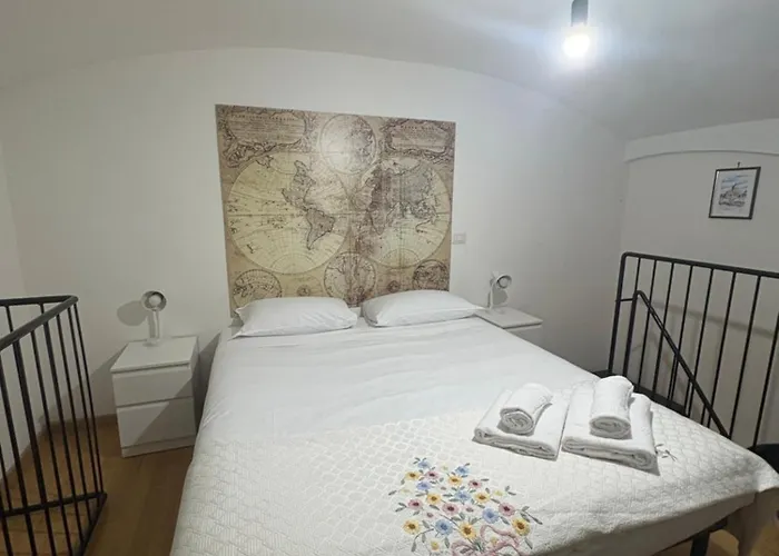 In Historic Palace Apartament Rzym